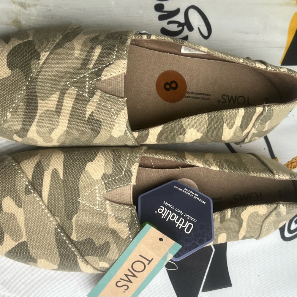 Toms Women's Beige Camouflage Canvas Slip-On Flats